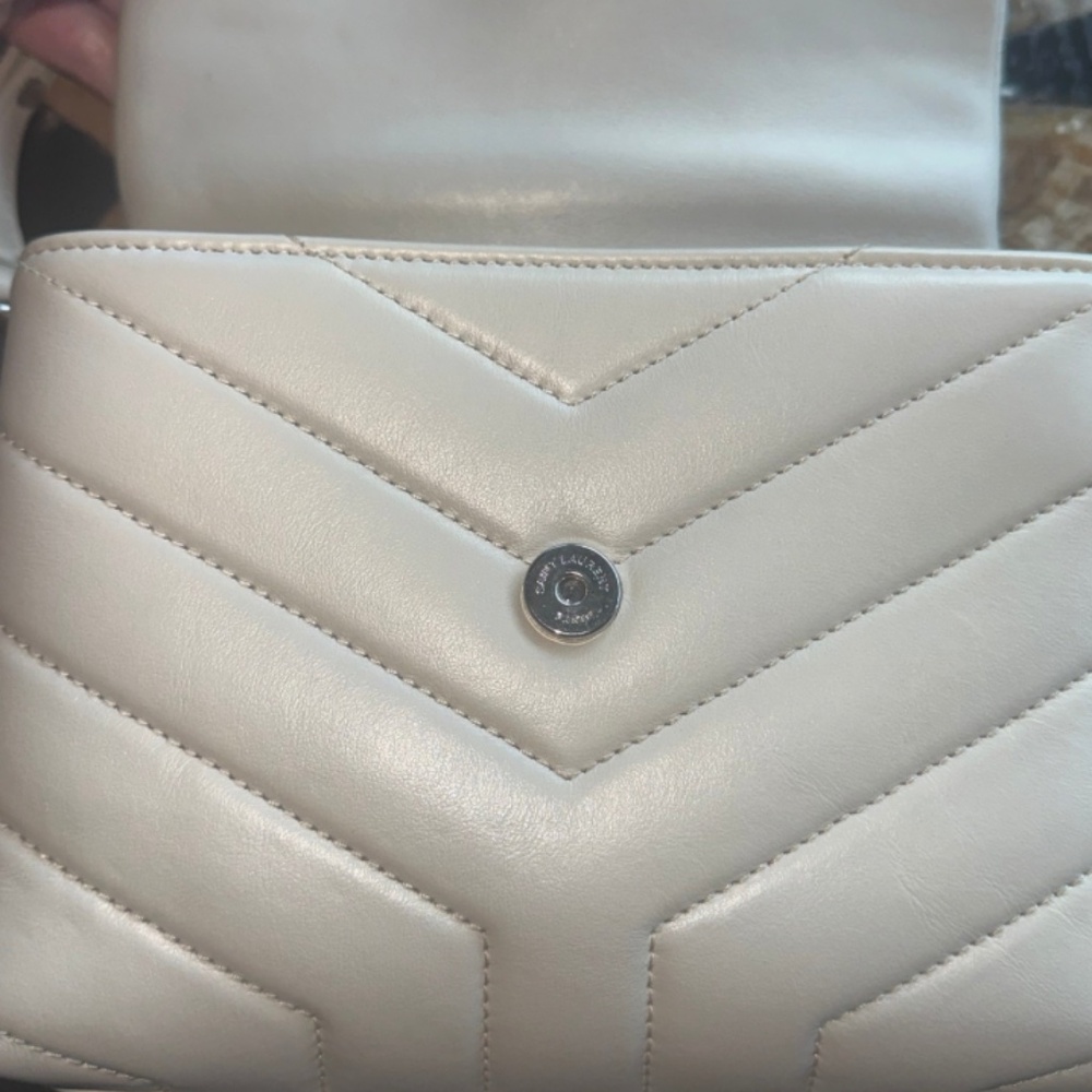 SAINT LAURENT Calfskin Y Quilted Monogram Toy Loulou Crossbody - Picture 3 of 7